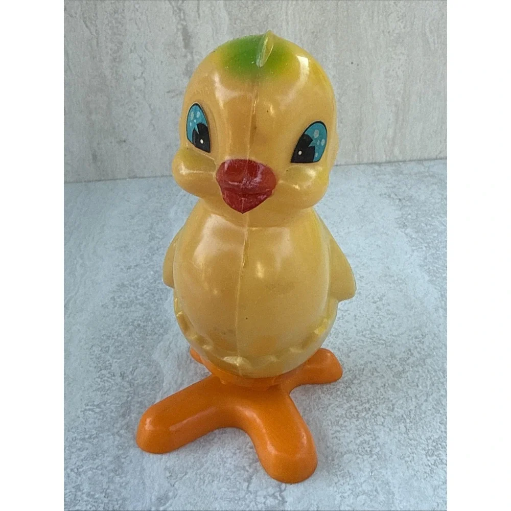 Vintage 1960s‎ Celluloid Wind-Up Chick Waddling Chicken Hong Kong Works #1154